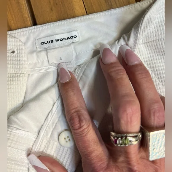 Club Monaco Scalloped Hem White Chino Shorts Women's Size 4 Textured - Picture 5 of 15